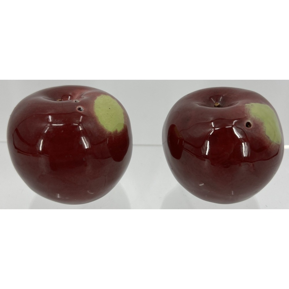 Red Apple Ceramic‎ Salt & Pepper Shakers 2.25" Fruit Kitchen Farmhouse Decor Vtg